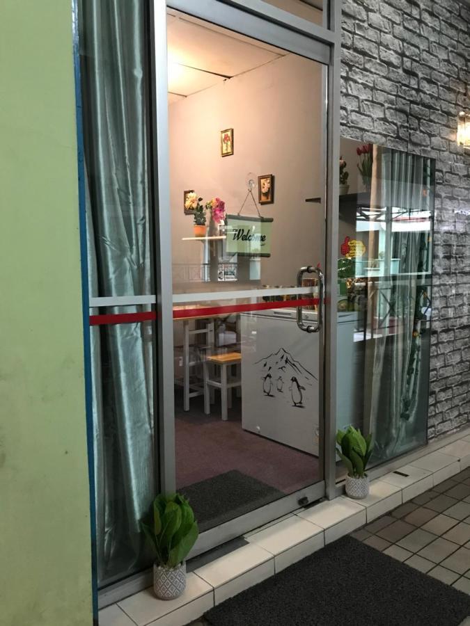 Nusantara Mattwaddien Hostel コタキナバル エクステリア 写真