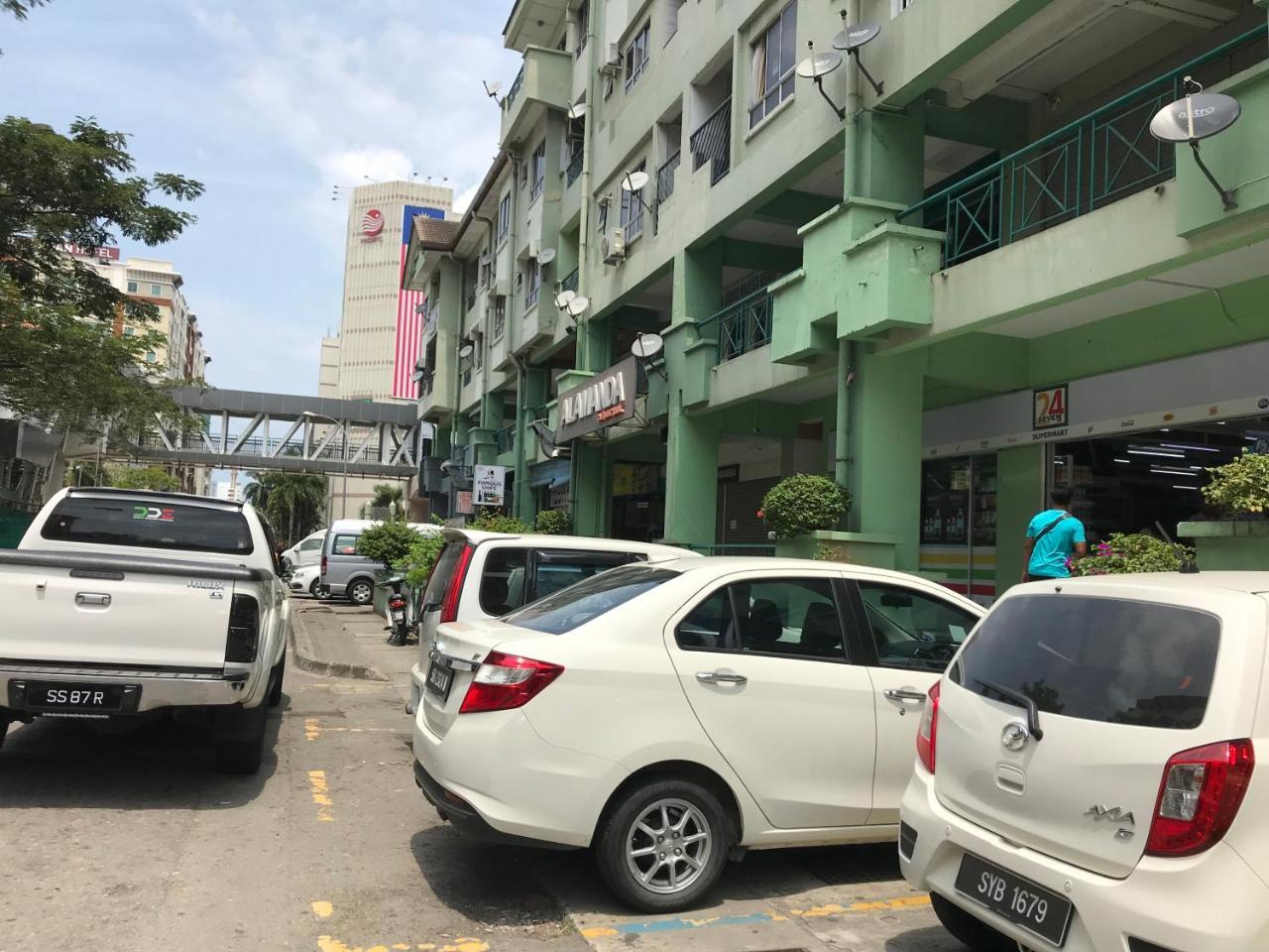 Nusantara Mattwaddien Hostel コタキナバル エクステリア 写真